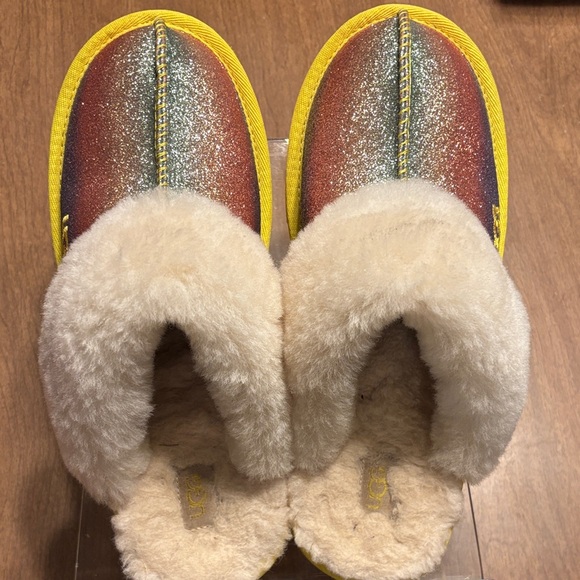UGG Cozy II Glitter Slippers with Yellow and Multicolor Design - Picture 8 of 9